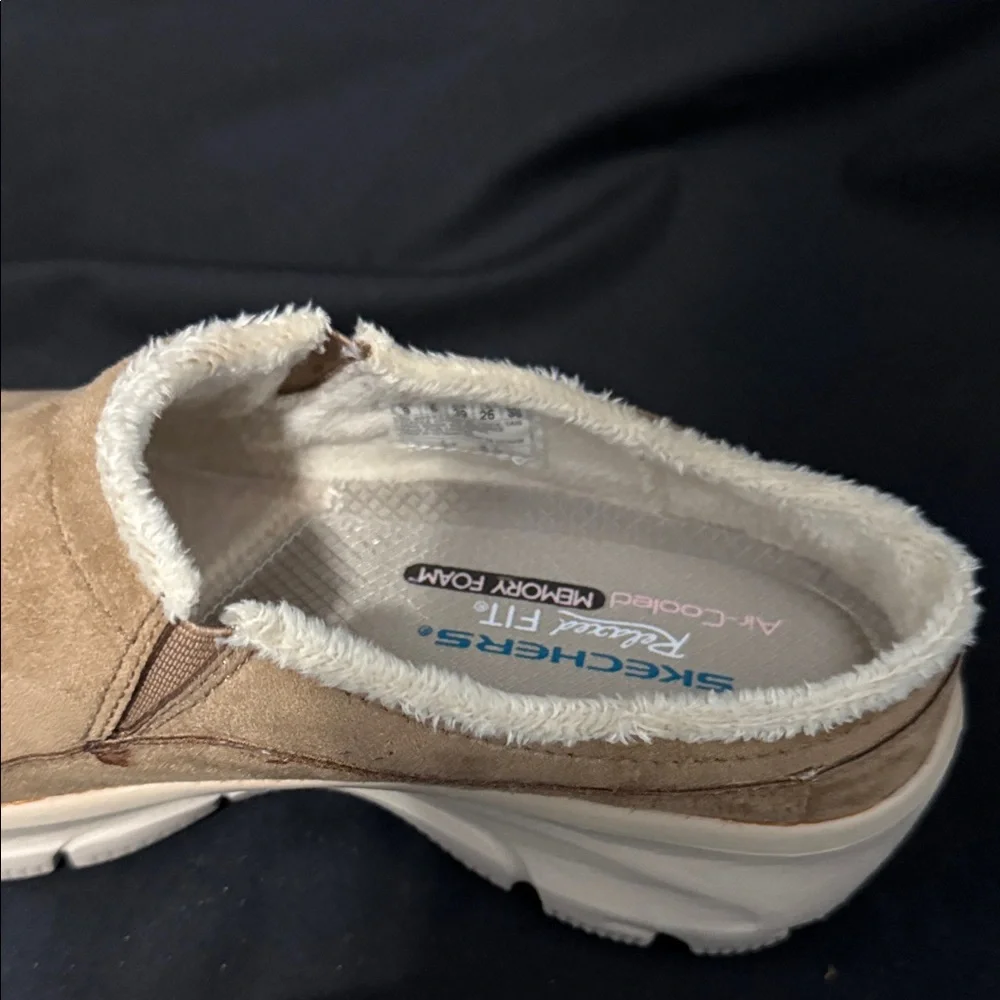 Brand New Skechers Women’s Slip-On Slippers - Picture 4 of 4